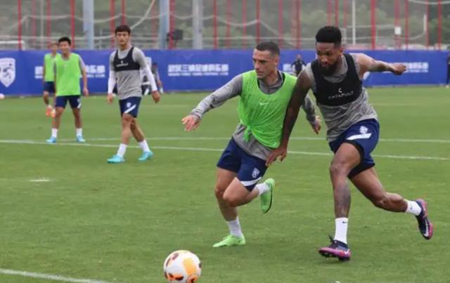 在线娱乐-2022赛季中超大前瞻④：铁律似难变 外援仍将定走势