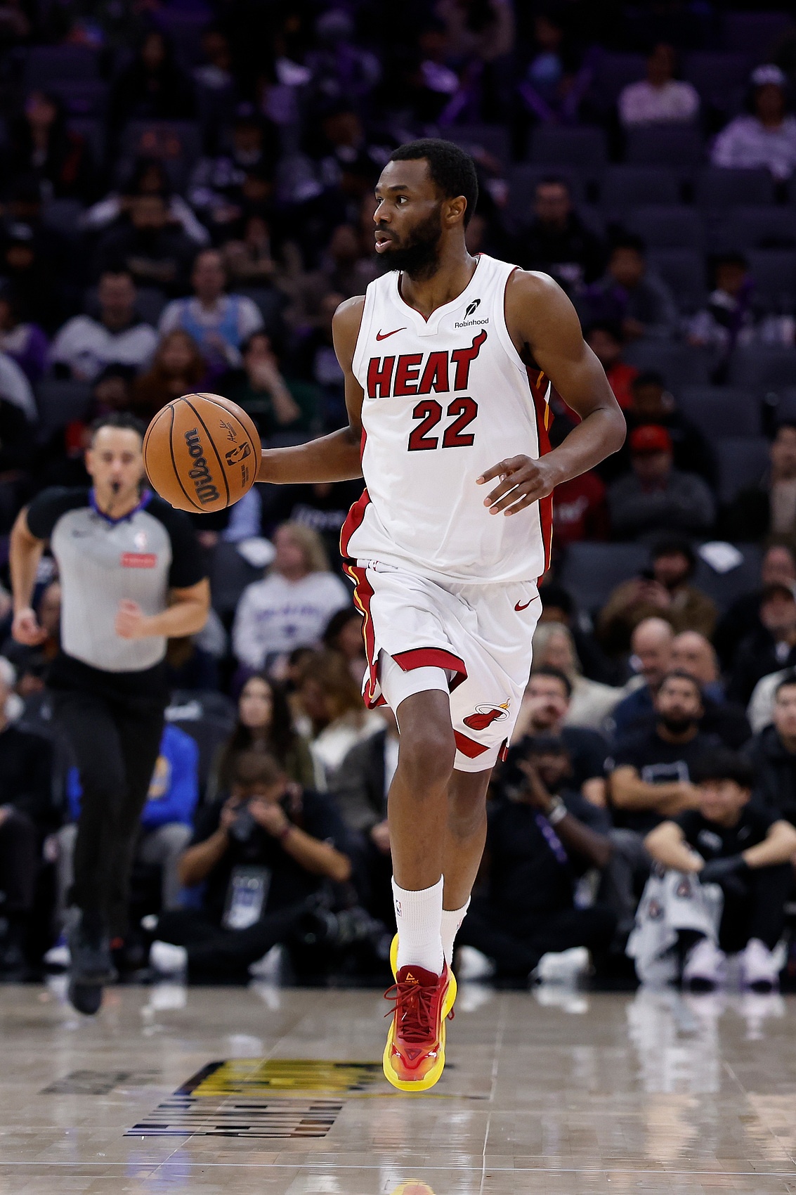 在线娱乐-下半场又没机会了！维金斯9中6拿14分6板3助3断 上半场拿到11分